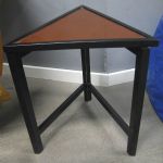 605 7109 LAMP TABLE